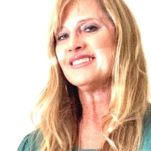 Meet your Posher, Laurie